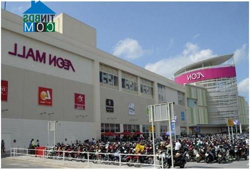Nhu cầu thuê mặt bằng bán lẻ tại Hà Nội có dấu hiệu giảm sút. Ảnh: Phương Uyên