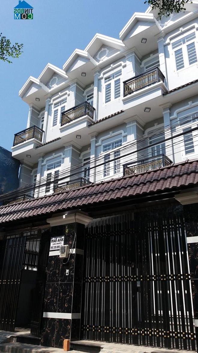 Ảnh Nhà phố xây sẵn giá rẻ: Người trẻ nhắm mắt mua liều