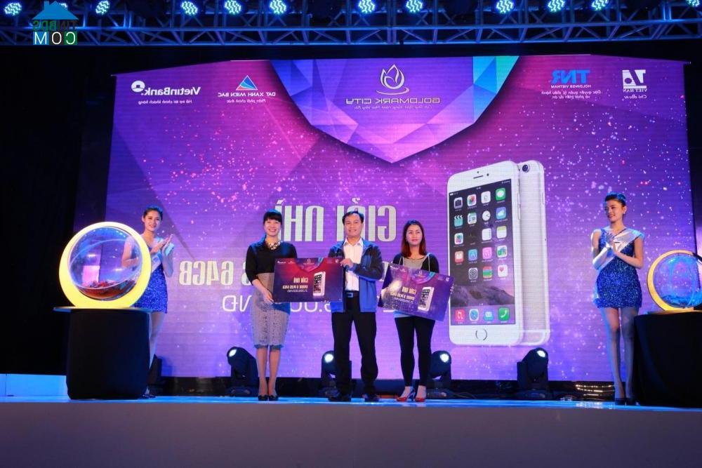 Ảnh Nhận Iphone 6s Plus trong ngày khai trương căn hộ mẫu Goldmark City