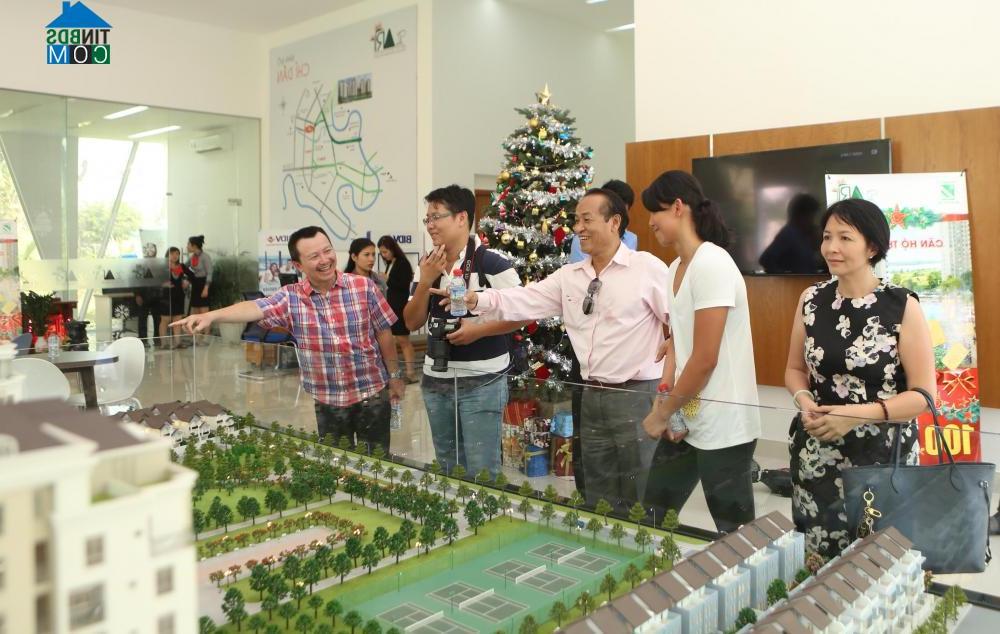 Ảnh Ánh Viên bất ngờ ghé thăm căn hộ được tặng