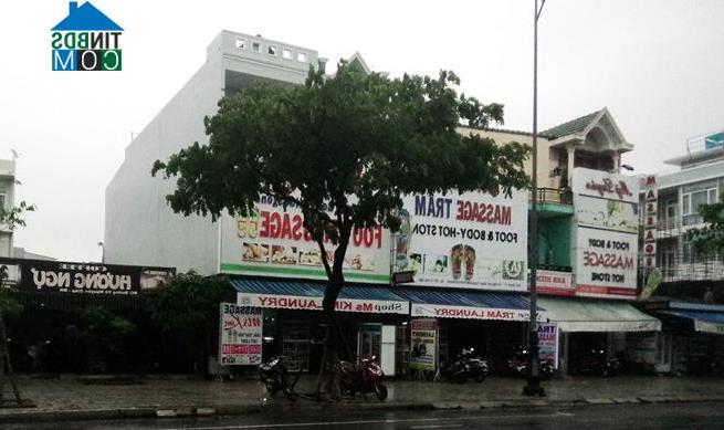 Ảnh Đà Nẵng: Người nghèo nhất thôn mua 12 lô đất nằm sát sân bay quân sự