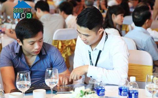 Ảnh Môi giới “đánh hàng ngoài”: Khó quản!