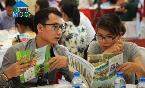 Ảnh Cò nhà đất liên tục tung chiêu "vợt" khách