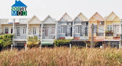 Ảnh "Nhà ba chung" xuất hiện rầm rộ tại Tp.HCM