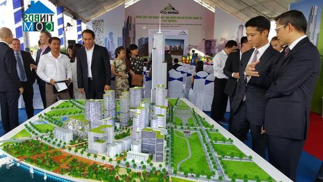 Ảnh Tp.HCM: Nhộn nhịp mua bán dự án bất động sản