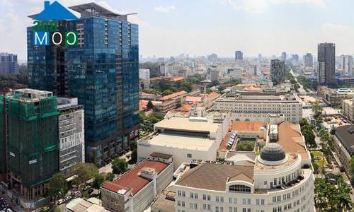 Khu trung tâm Sài Gòn nhìn từ một cao ốc hạng sang tại quận 1. Ảnh: Vũ Lê