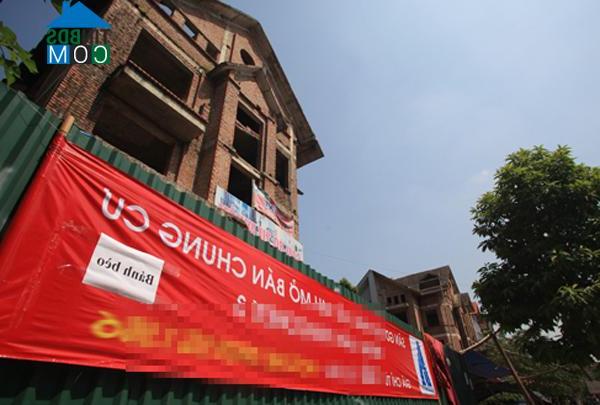 Ảnh Sát Tết Nguyên Đán, môi giới BĐS ngủ gật canh sàn