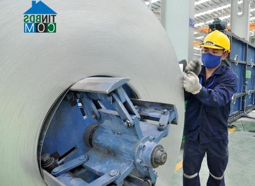 Ảnh Nguyên liệu sản xuất tôn tăng giá bất thường