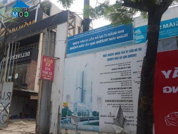 Cổng công trình dự án 1A Láng Hạ và biển quảng cáo dự án