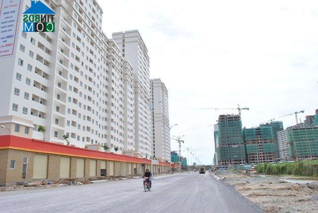 Một dãy nhà tái định cư trong khu đô thị mới Thủ Thiêm. Ảnh: TL