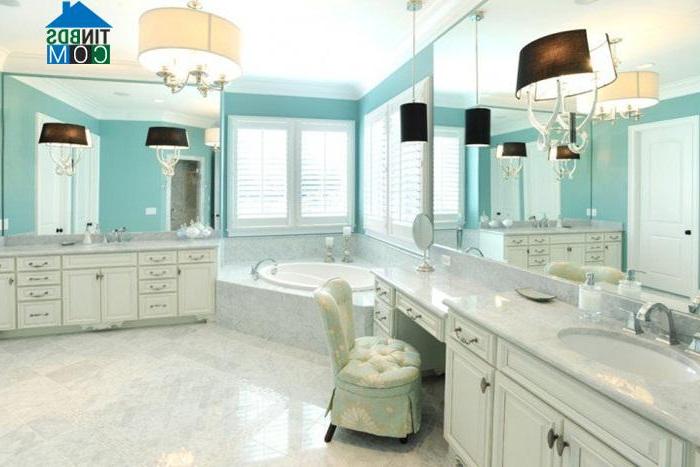 Phụ nữ ai cũng thích có một góc trang điểm thật đẹp và tiện lợi