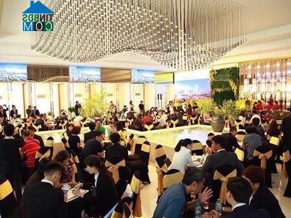 Quang cảnh lễ mở bán một dự án căn hộ tại Tp.HCM trong tháng 5/2016. Ảnh: Phương Uyên