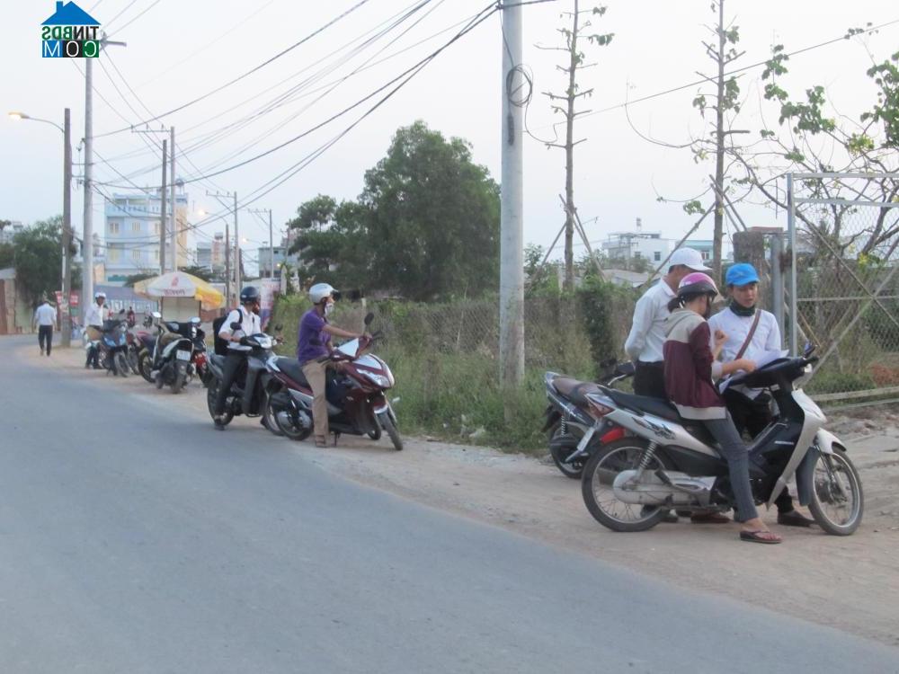 Ảnh Môi giới tung hứng giá đất nền