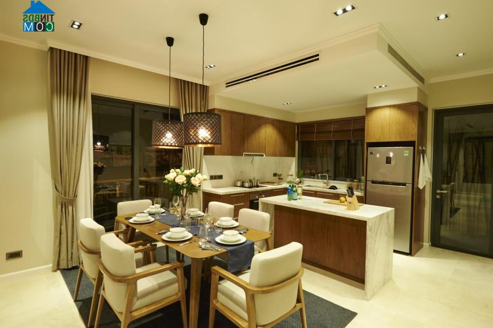 Ảnh Biệt thự ven sông hút khách