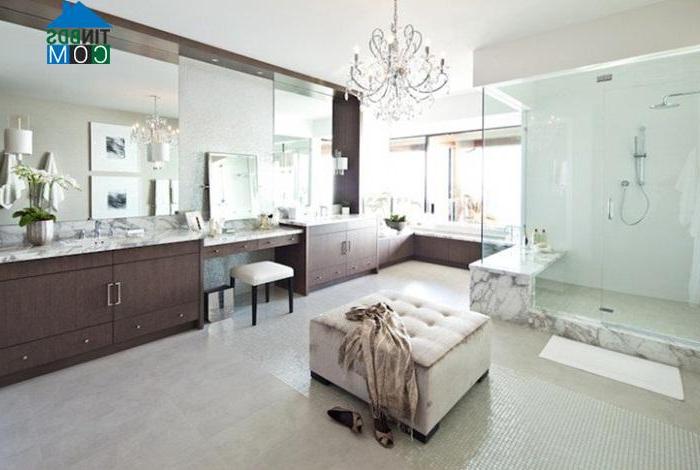 Ảnh Những mẫu bàn trang điểm đẹp mê ly trong phòng tắm