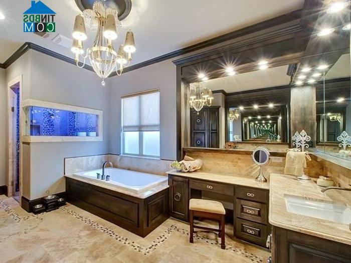 Ảnh Những mẫu bàn trang điểm đẹp mê ly trong phòng tắm