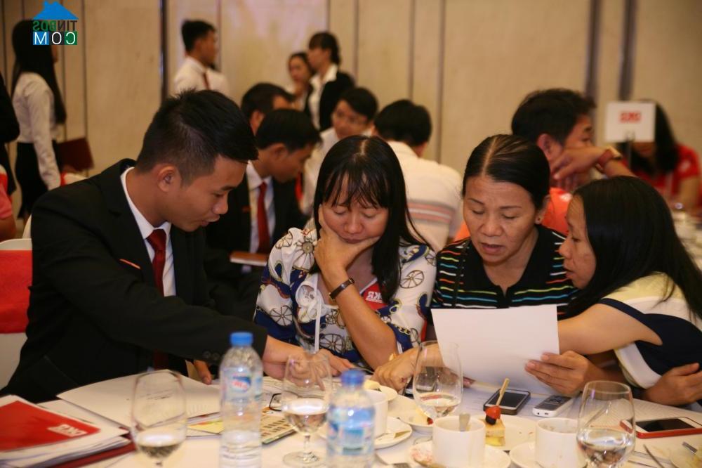 Ảnh Đua nhau mua sỉ Queen Pearl Mũi Né trong ngày mở bán