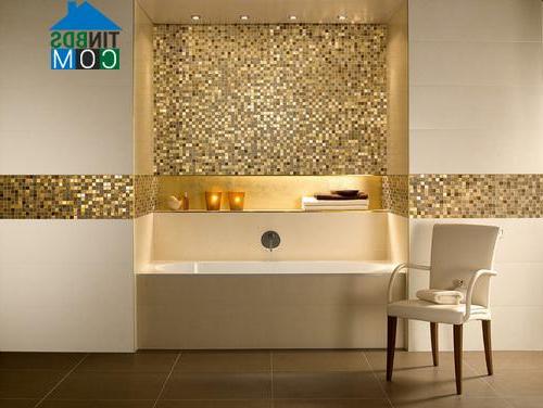 Gạch mosaic thủy tinh mang lại cho phòng tắm không gian sang trọng
