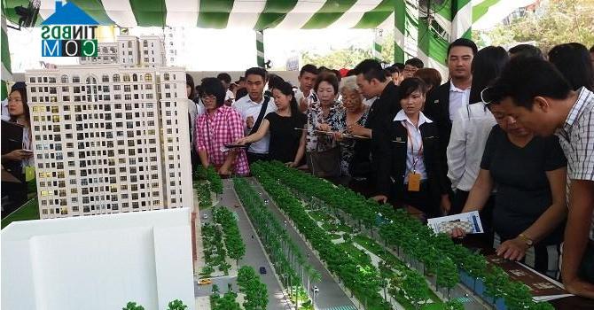 Ảnh Tp.HCM: Giá căn hộ bị đội lên do chi phí “điện nước”