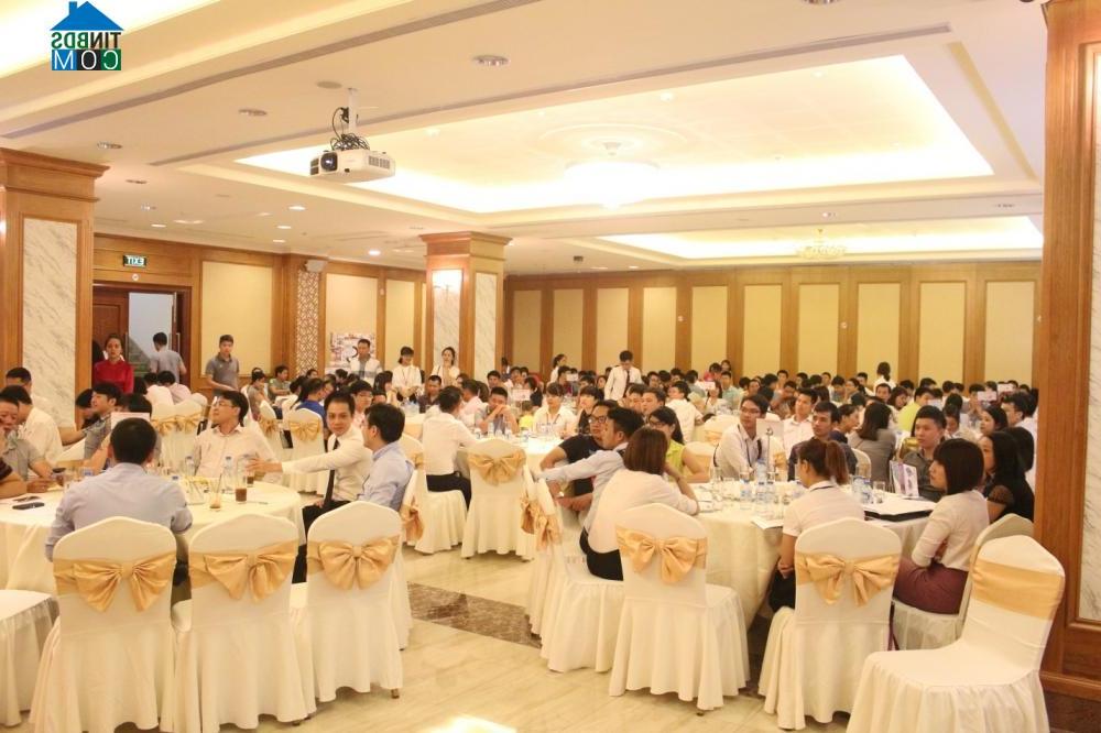 Ảnh The Golden An Khánh “cháy hàng” ngay trong ngày mở bán đầu tiên