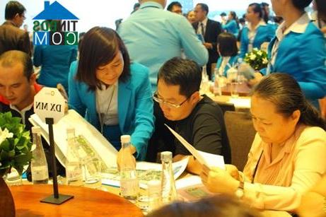 Ảnh Hơn 500 khách hàng tham dự lễ công bố tháp đẹp nhất dự án Opal Riverside