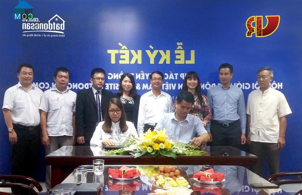 Ảnh Tinbds.COM và VARS bắt tay hợp tác trong lĩnh vực truyền thông