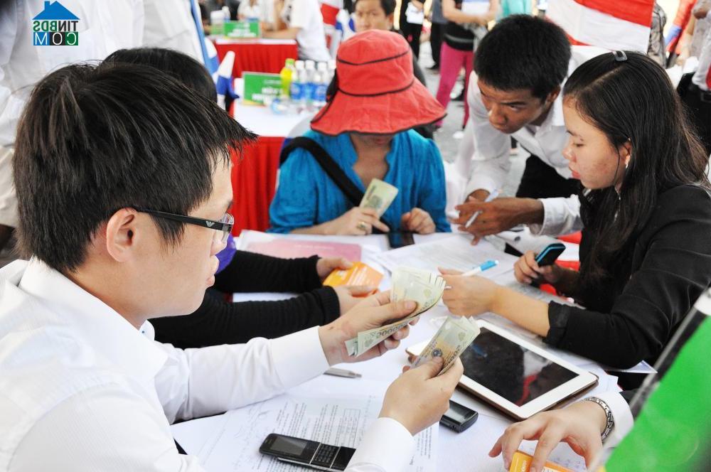 Ảnh Doanh nghiệp bán căn hộ dễ - khó tại đâu?