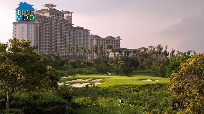 Ảnh Trung Quốc: "Vấn nạn" sân golf