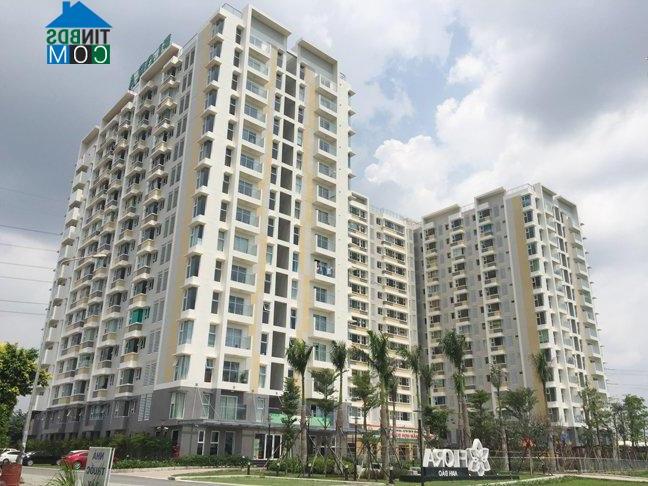 Ảnh Tp.HCM: Chung cư vừa bàn giao đã nứt, dân kêu trời!