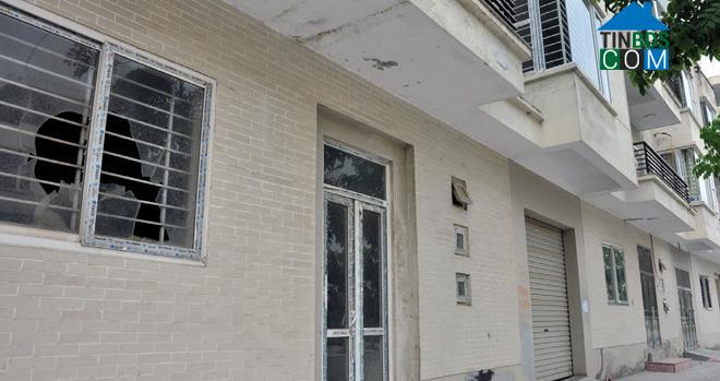 Ảnh Khu đô thị Văn Phú: Cỏ dại mọc trong biệt thự tiền tỷ