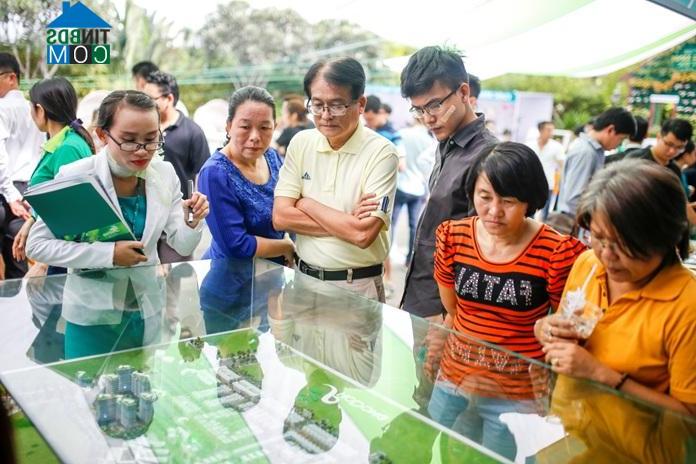 Ảnh PhoDong Village chính thức trao chủ quyền nhà cho cư dân