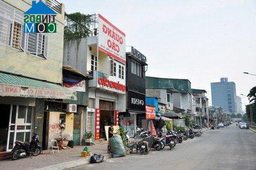 Trước đó, bên bờ mương Thái Hà dài 400m là những ngôi nhà lụp xụp, sập xệ quanh năm sống với nguồn nước ô nhiễm. Tuy nhiên, diện mạo của những ngôi nhà bên bờ mương này đã thay đổi nhanh chóng khi dự án cống hóa mương được hoàn thành.