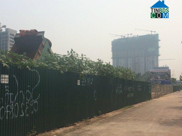 Ảnh Khu đô thị quây tôn "trồng cỏ" ngay trên đất vàng Hà Nội
