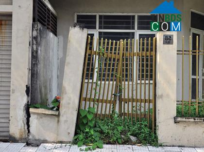 Ảnh Khu đô thị Văn Phú: Cỏ dại mọc trong biệt thự tiền tỷ