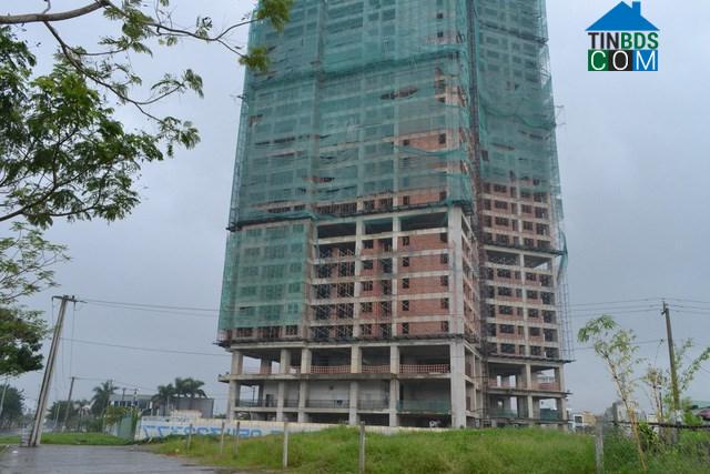 Ảnh “Số phận” hẩm hiu của tòa tháp đôi lớn nhất miền Trung