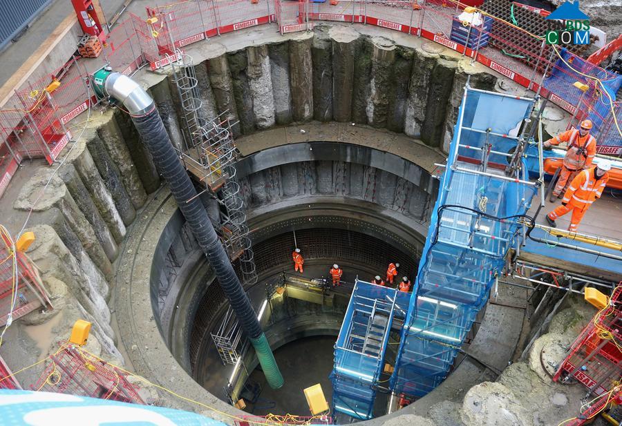 Giá nhà đất gần dự án đường hầm tàu lửa Crossrail tăng đáng kể so với hai năm trước (Ảnh: The Atlantic)