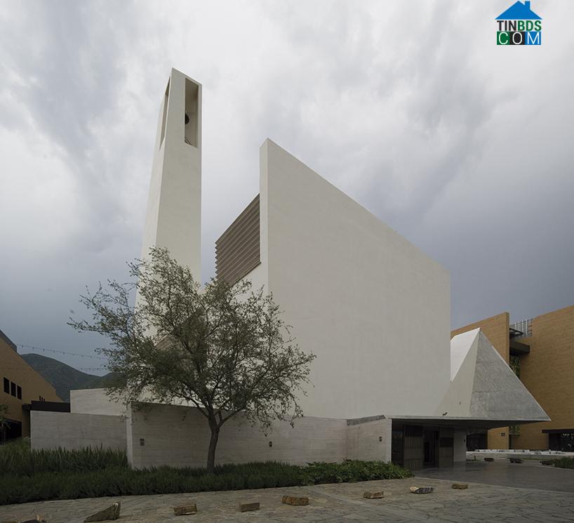 Ảnh Độc đáo nhà thờ hình khối tinh thể ở Mexico