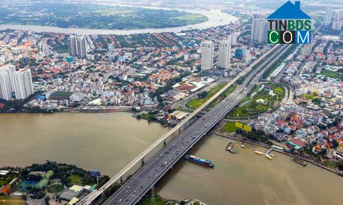 Ảnh Trung tâm mua sắm "mọc lên như nấm" ở ngoại ô Sài Gòn