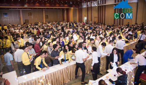 Quang cảnh buổi lễ mở bán một dự án do sàn bất động sản tổ chức