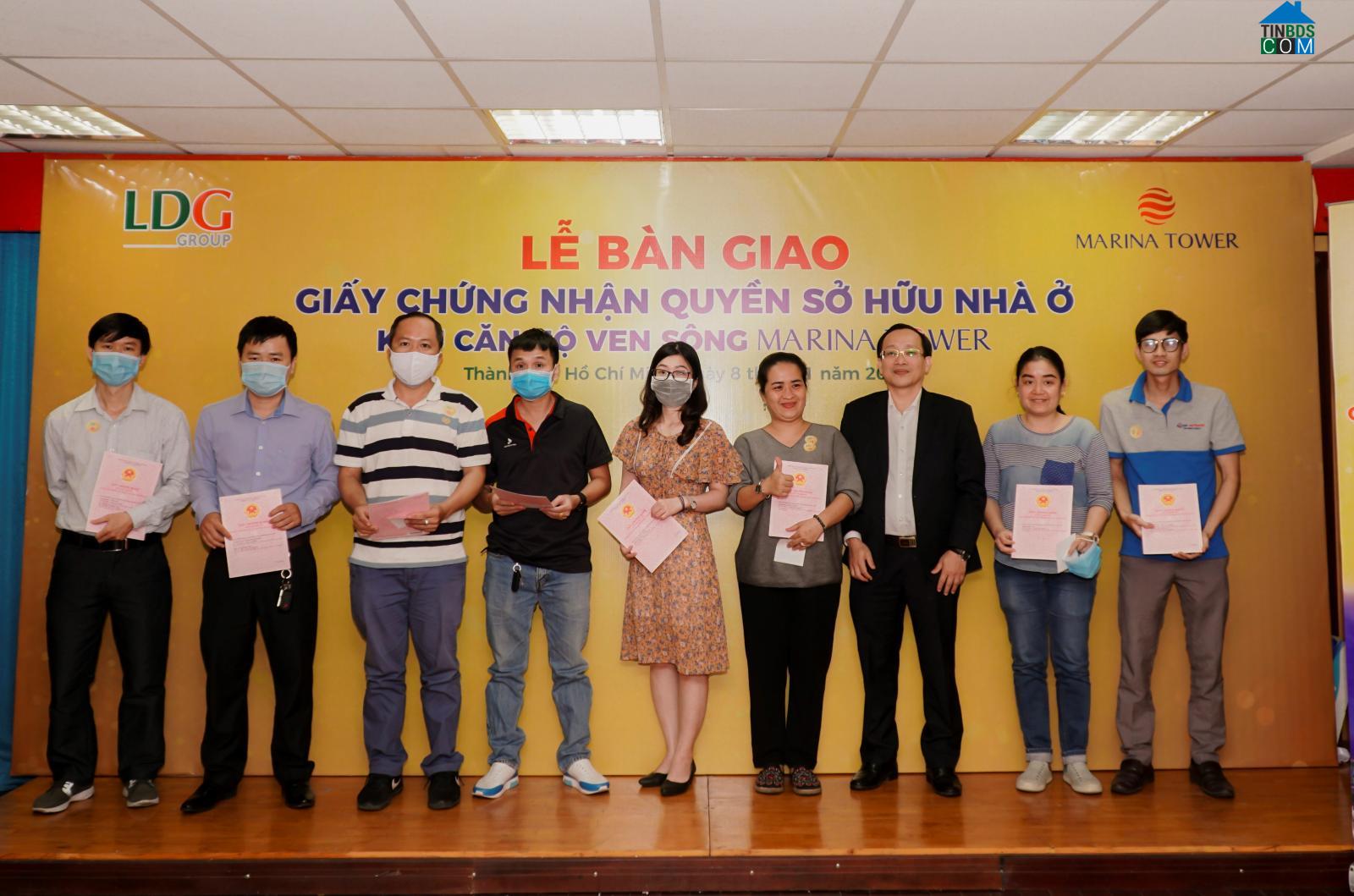 Cư dân của Khu căn hộ Marina Tower nhận bàn giao sổ hồng