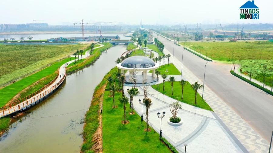 Royal Park với nhiều công trình cảnh quan như Sol Pavilion, Royal House - Ảnh: ĐP