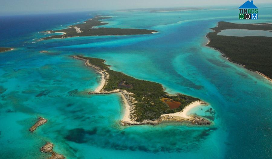 Một hòn đảo tư nhân ở Bahamas. Giới siêu giàu đang đua nhau tìm mua đảo riêng làm nơi tránh đại dịch Covid. Ảnh: Handout