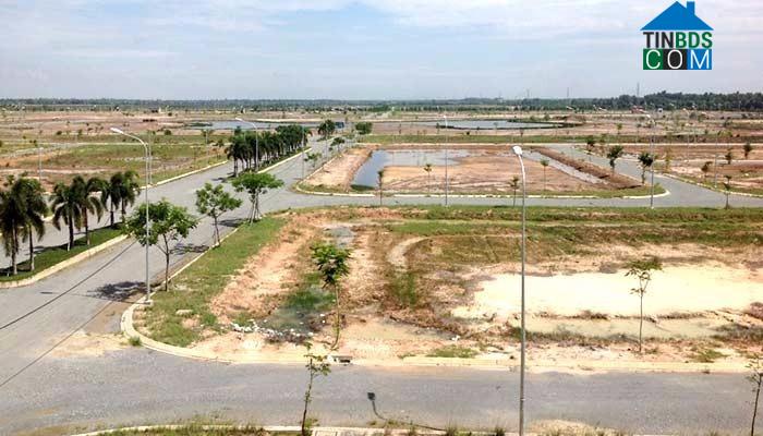 Nhiều nhà đầu tư lao đao khi chạy theo siêu dự án, mua đất nền Đan Phượng. Ảnh minh họa