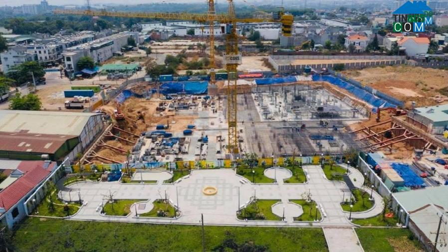 Cách thành phố Thủ Đức 5 phút di chuyển, Bcons Plaza đang được triển khai xây dựng