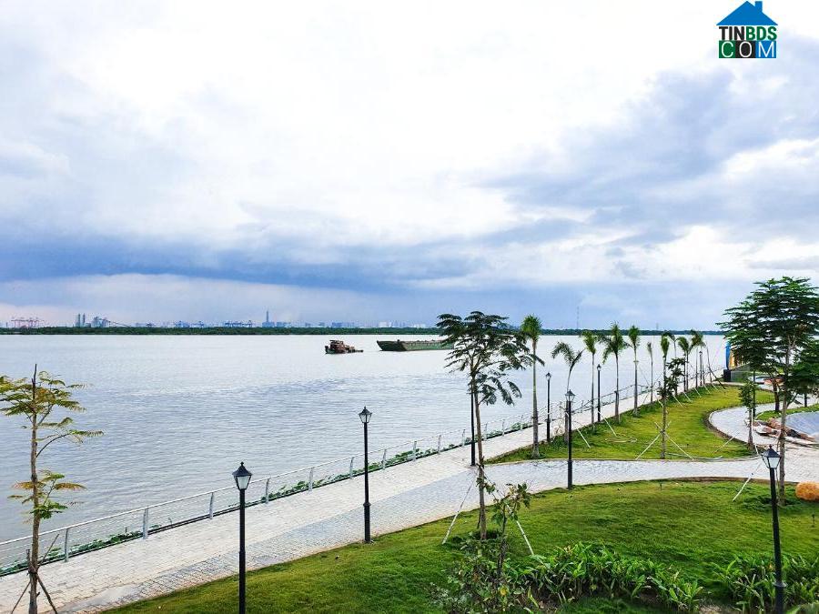 Những không gian sống mới đang hiện diện ngày một nhiều bên sông . Ảnh King Bay