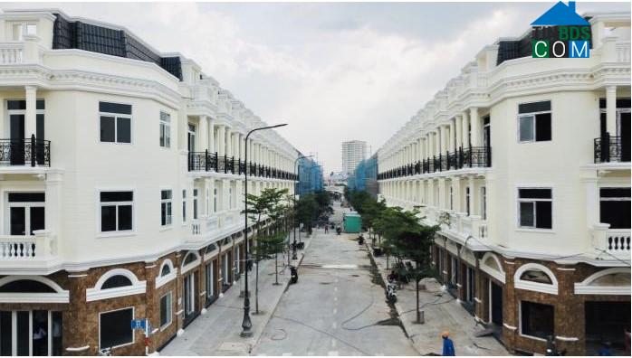 Ảnh Giá căn hộ tại TP.HCM tăng phi mã và làn sóng săn BĐS ở thành phố vệ tinh