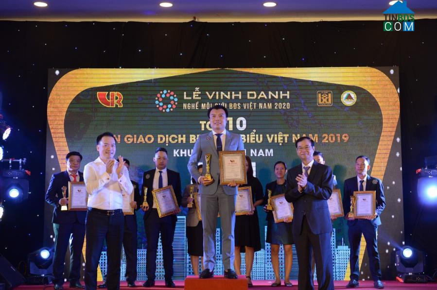 Ảnh Hội Môi giới BĐS Việt Nam tổ chức bình chọn vinh danh các cá nhân, đơn vị xuất sắc