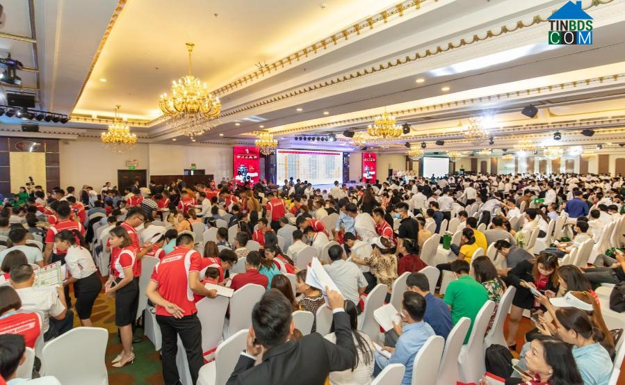 Ảnh Thăng Long Central City "đắt khách" ngày mở bán giai đoạn 2