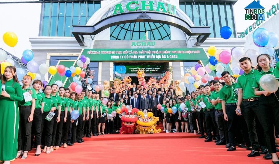 Ảnh Địa ốc Á Châu vào đường băng cất cánh