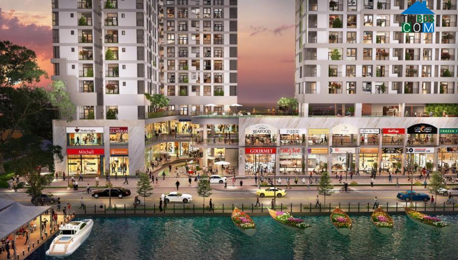 Phố chợ thương mại bên sông này được thiết lập theo mô hình “one stop shopping - ngàn điểm đến trong một” mang đến cuộc sống tiện nghi đầy đủ và đầy mới mẻ cho cư dân